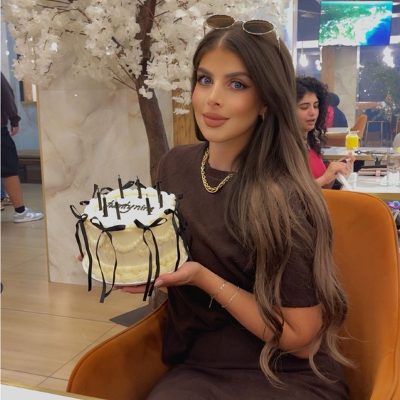 Meet your Posher, Hannah - Picture 1 of 1